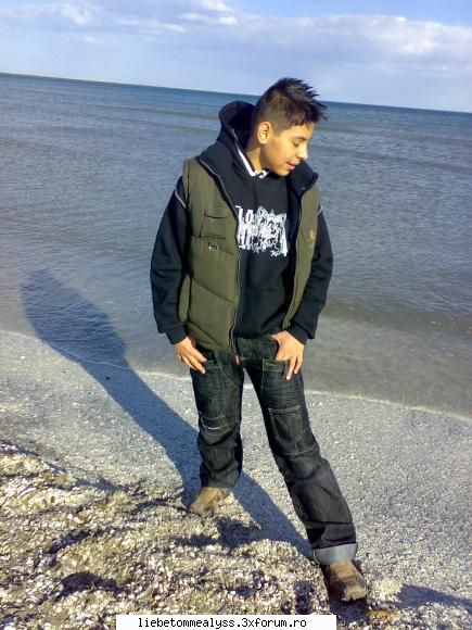 eu sunt daniel 13 ani rebel iubesc tokio hotel :nod:  :nod:  :nod:  :nod:  :zzz:  :zzz:  :zzz: