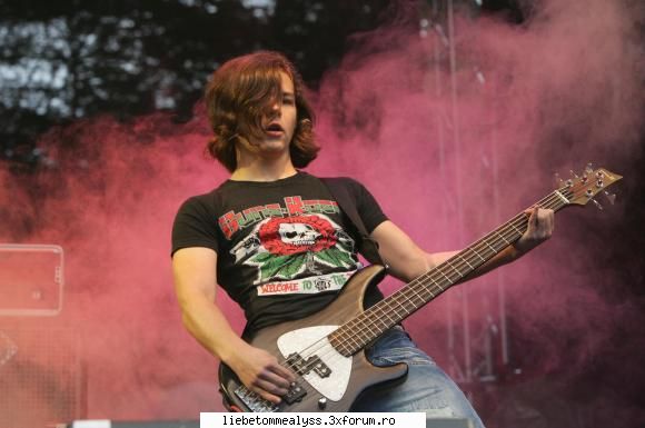 si asta`  :rotfl:  :rotfl:  :rotfl: la fel` ku maikamea :rotfl:  :rotfl: ..georg ziua lui` pe 31